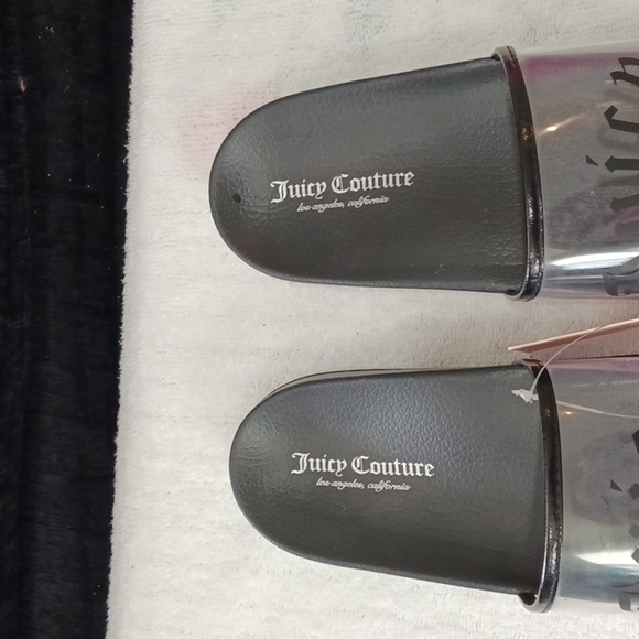 JUICY COUTURE CLEAR and Black Wanderlust Pool Slides. SIZE 9 - Picture 3 of 12